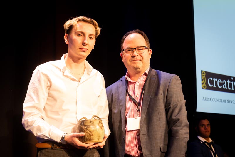 Andre Chumko with David Pannett from Creative New Zealand at Te Putanga Toi Arts Access Awards 2021.