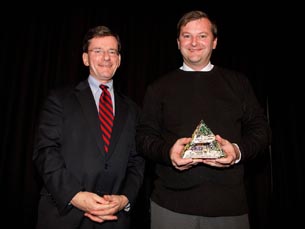 The Hon Christopher Finlayson presented the Big 'A' Creative Space Award 2011 to Ian Chapman, Co-ordinator of King Street Artworks