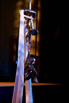 Sarah Houbolt, aerialist